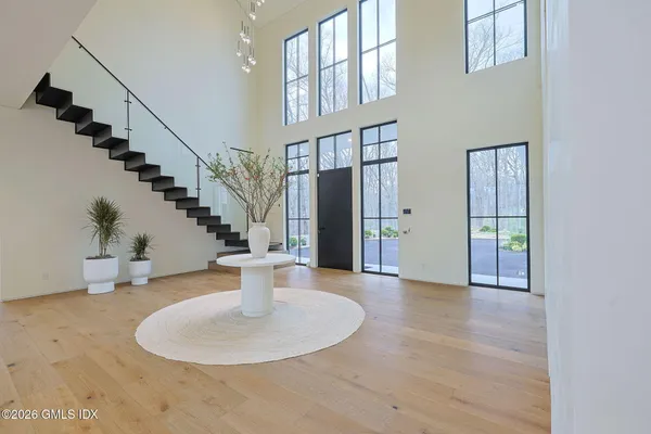 $11,750,000 | 41 Mohawk Lane, Greenwich, CT 06831