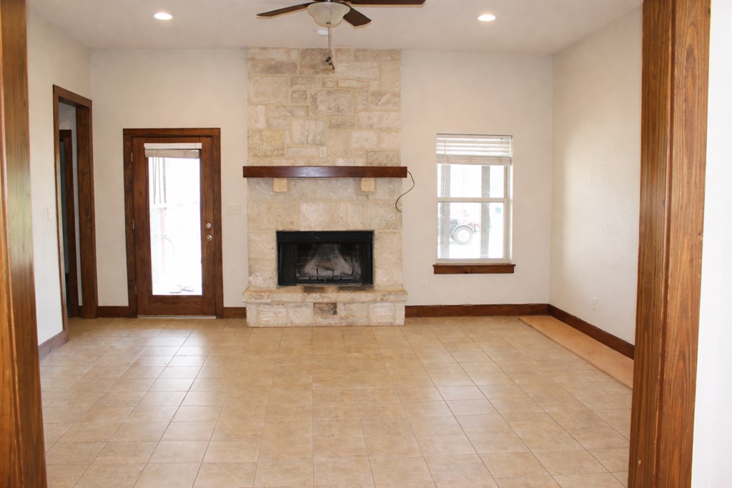 701 Bushwhack Road Kerrville, TX 78028 - Photo 7 of 31