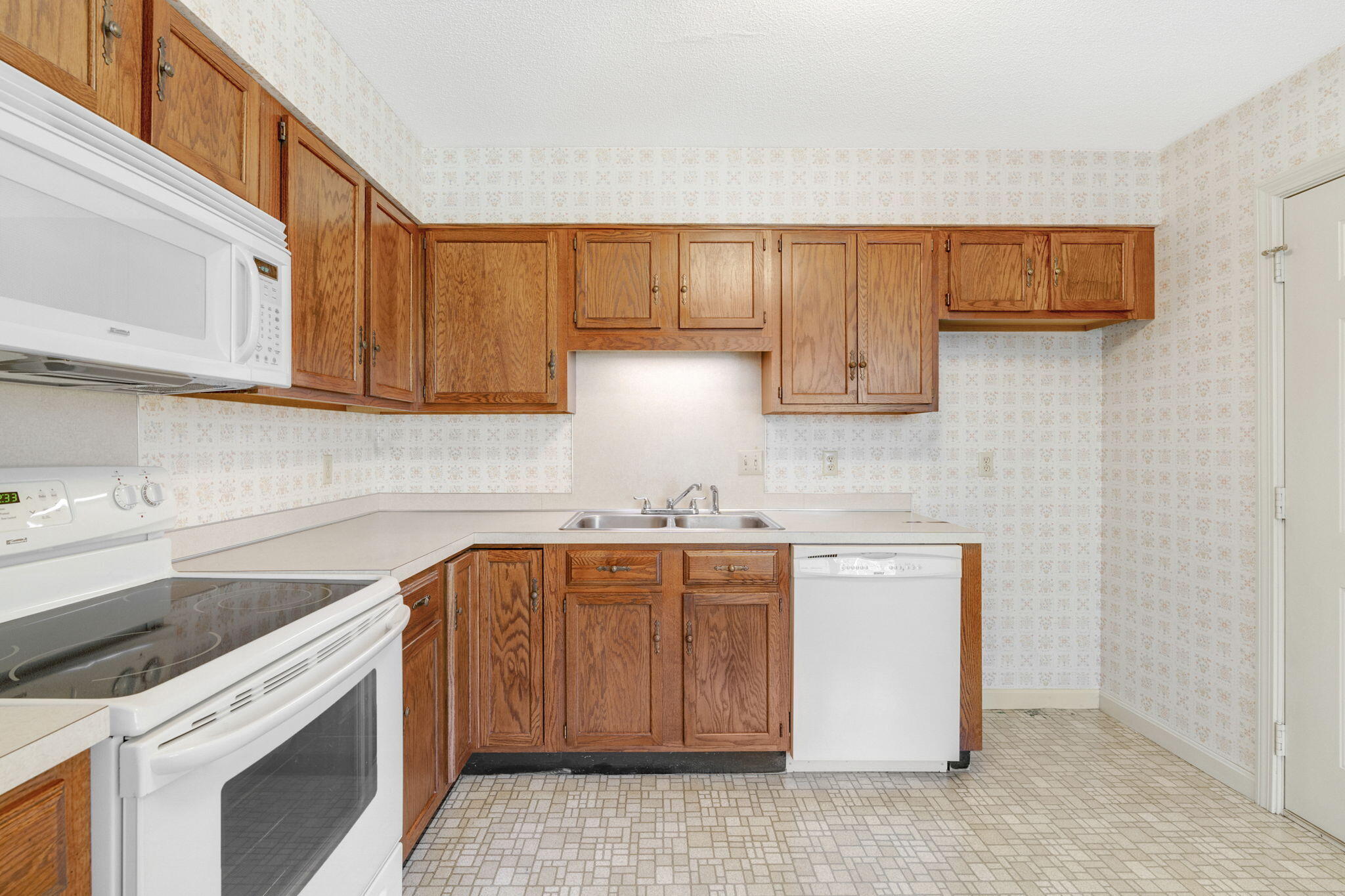 23 Foreside Common Road, Unit 23 Falmouth, ME 04105 - Photo 9 of 38 12-web-or-mls-23ForesideCommon-2