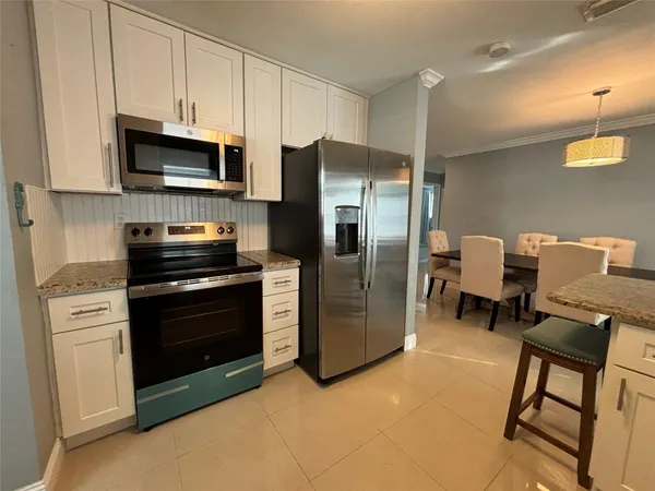 $2,800 | 3811 Northeast 18th Avenue, Pompano Beach, FL 33064