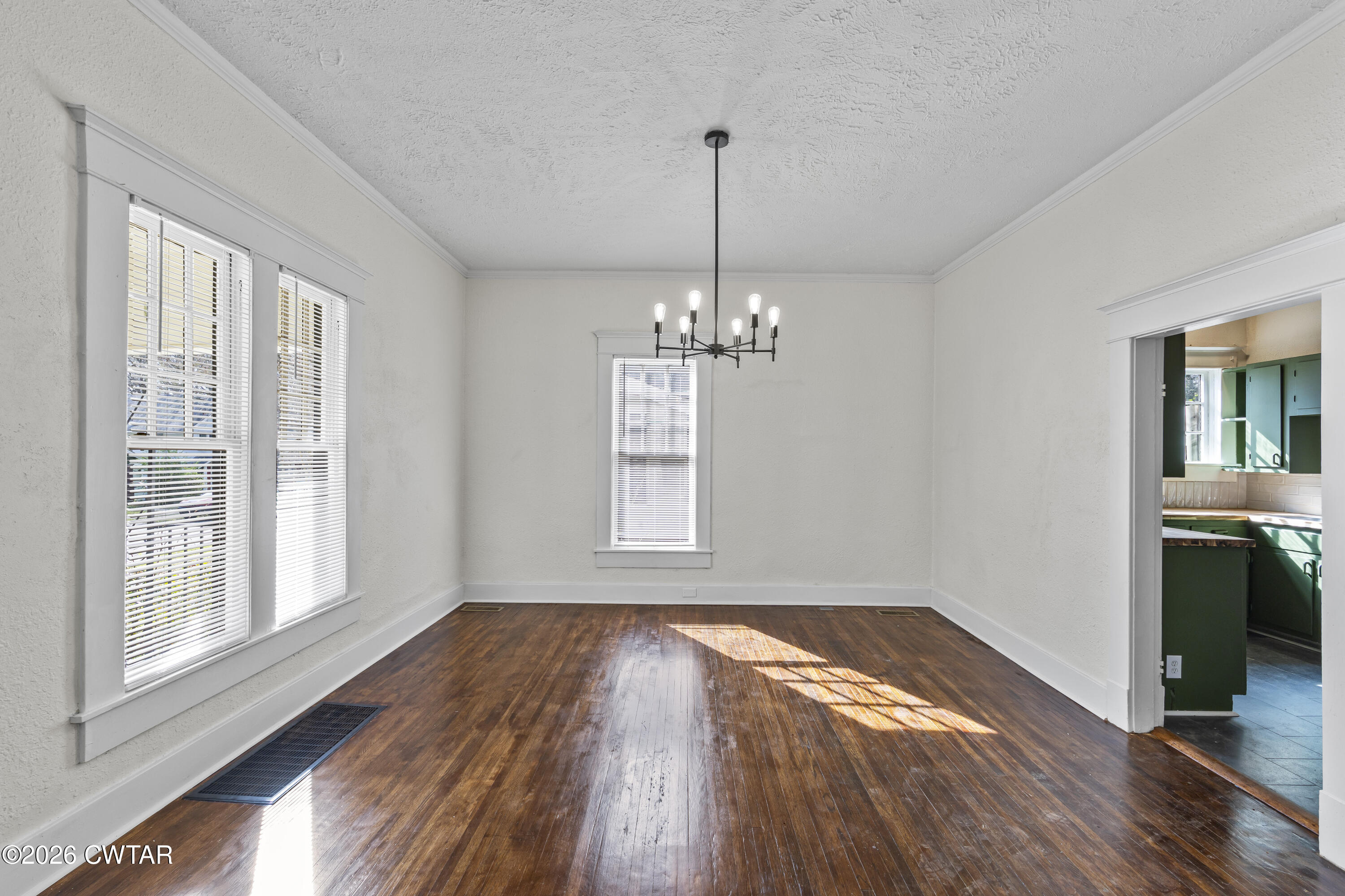 335 Division Avenue Jackson, TN 38301 - Photo 7 of 19 EN4A1674