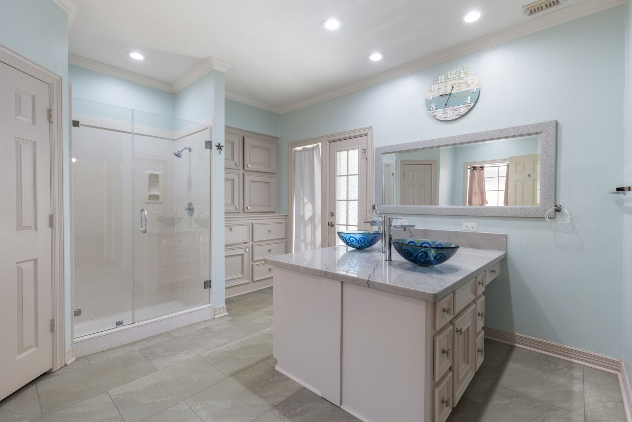 3427 Rolling Terrace Drive Spring, TX 77388 - Photo 21 of 36 a view of a bathroom with dual sinks