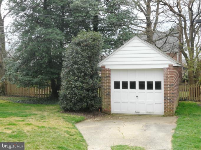 823 Kingston Road Baltimore, MD 21212 - Photo 13 of 18 Exterior (Rear)