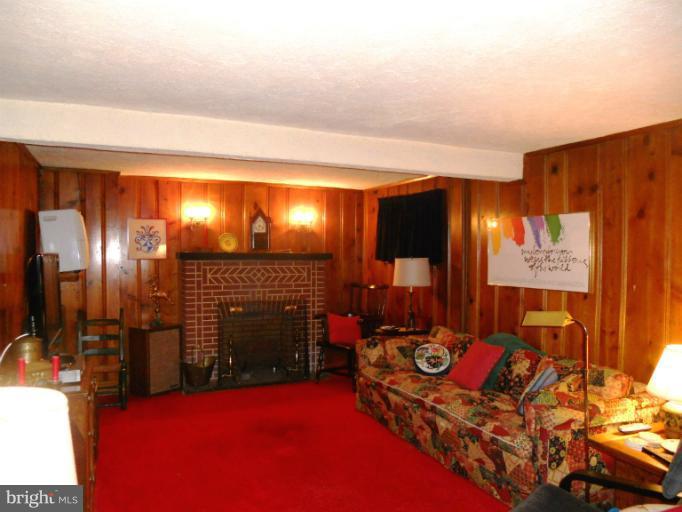 823 Kingston Road Baltimore, MD 21212 - Photo 18 of 18 Family Room