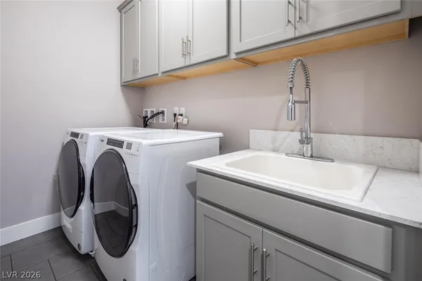 $3,850 | 15 Via Di Vita, Henderson, NV 89011