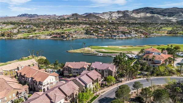 $3,850 | 15 Via Di Vita, Henderson, NV 89011