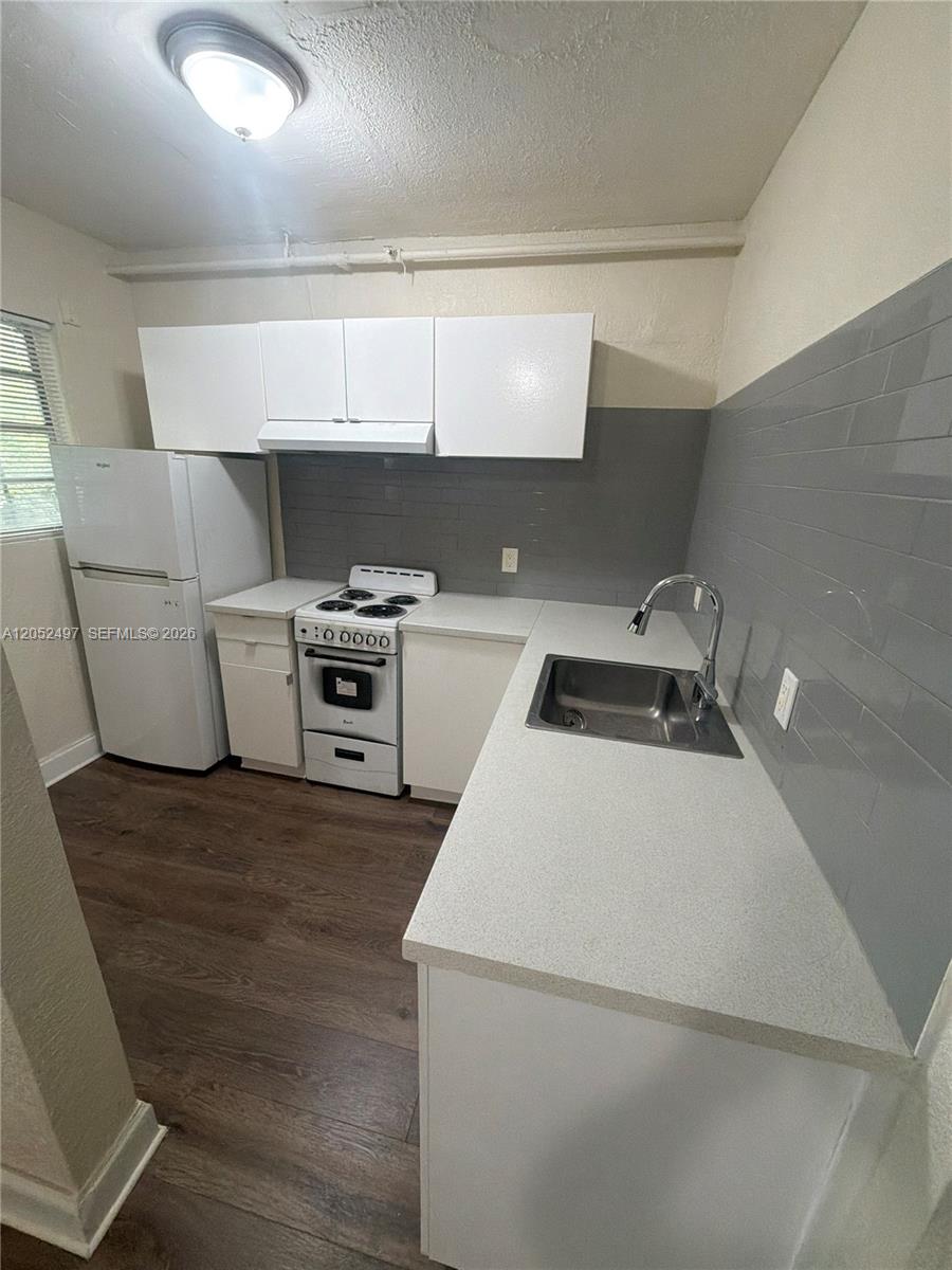 542 Northwest 8th Street, Unit 9 Miami, FL 33136 - Photo 2 of 8