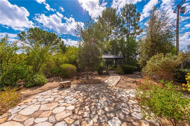 $5,200 | 23416 Community Street, Unit A, West Hills, CA 91304