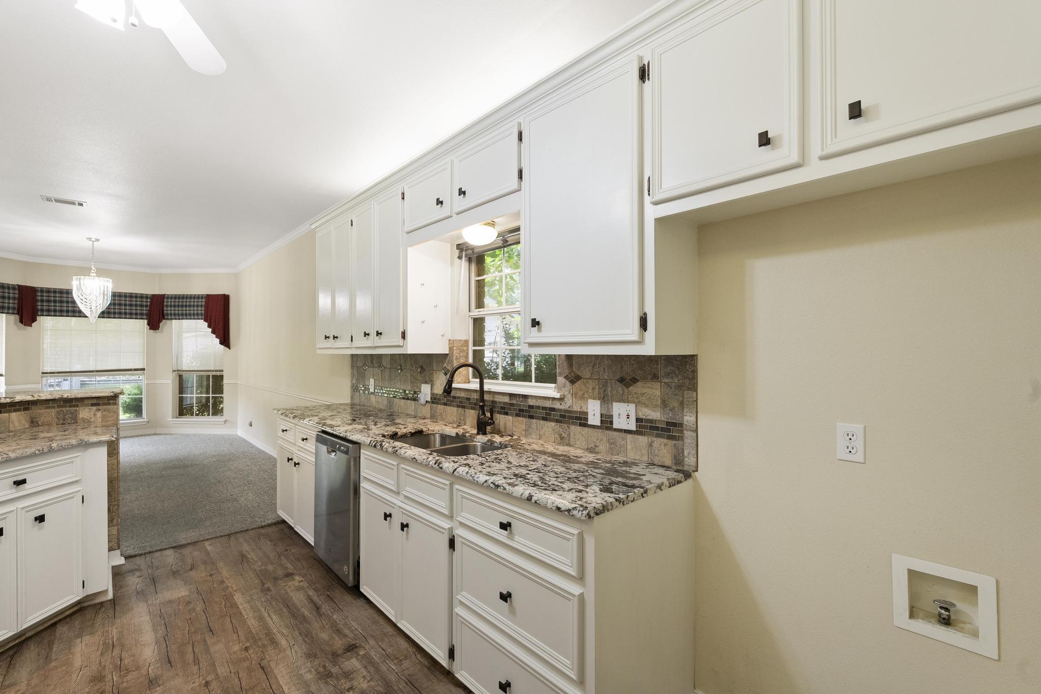 1906 Meadow Ridge Drive Taylor, TX 76574 - Photo 9 of 24