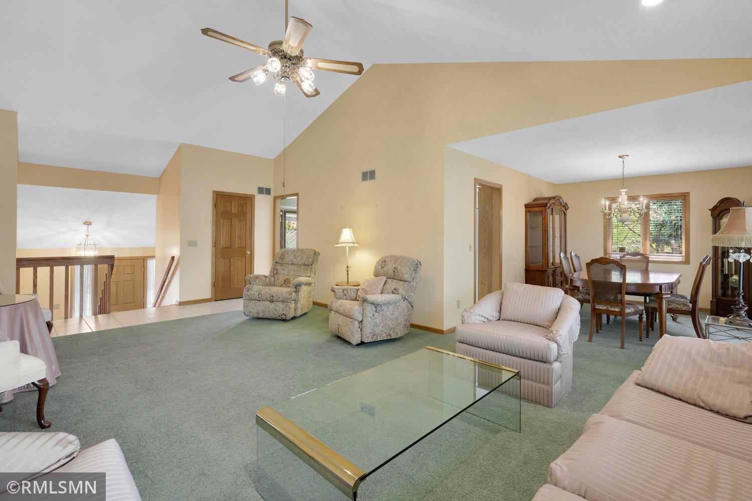 18603 Kristie Lane Eden Prairie, MN 55346 - Photo 4 of 36