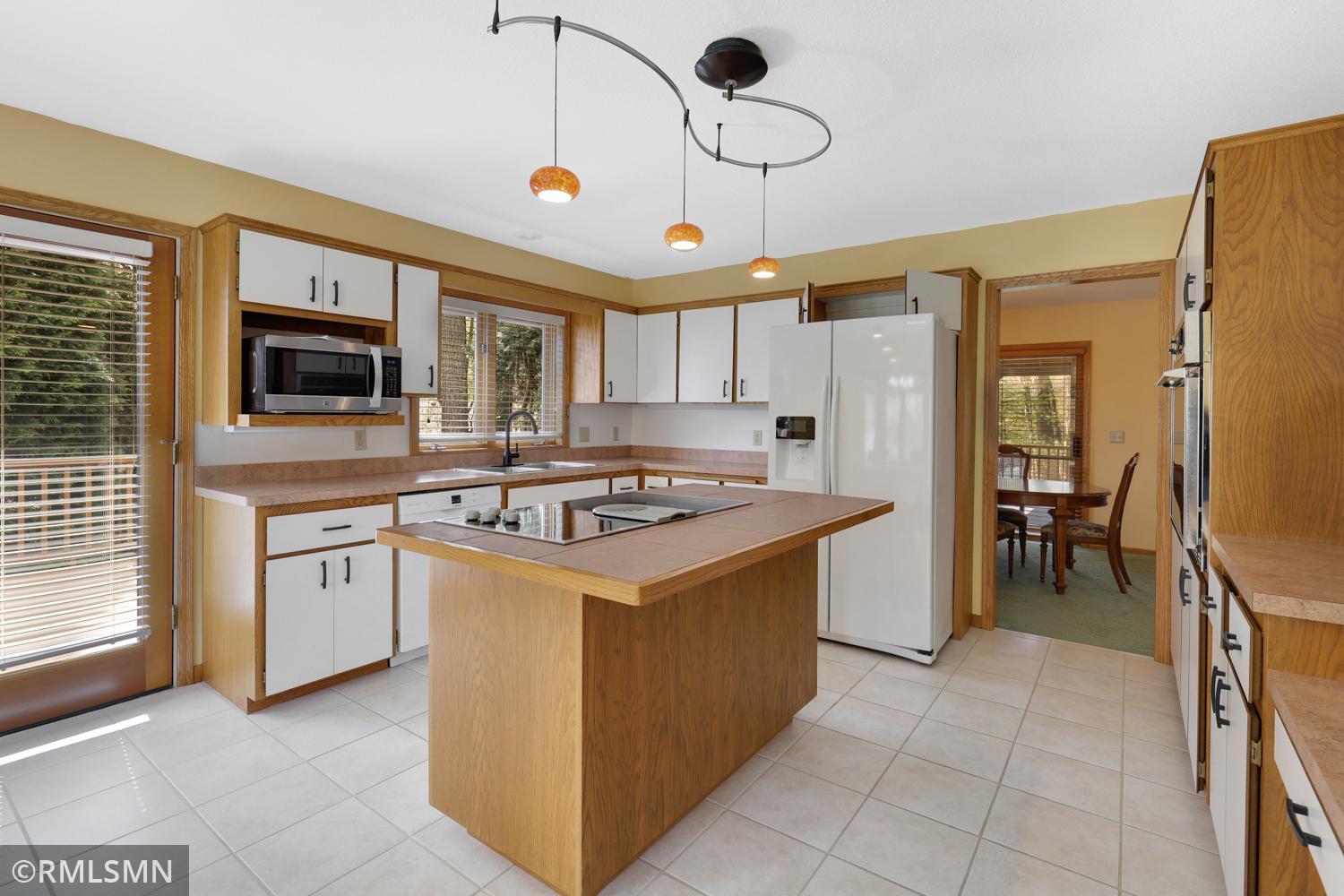 18603 Kristie Lane Eden Prairie, MN 55346 - Photo 10 of 36