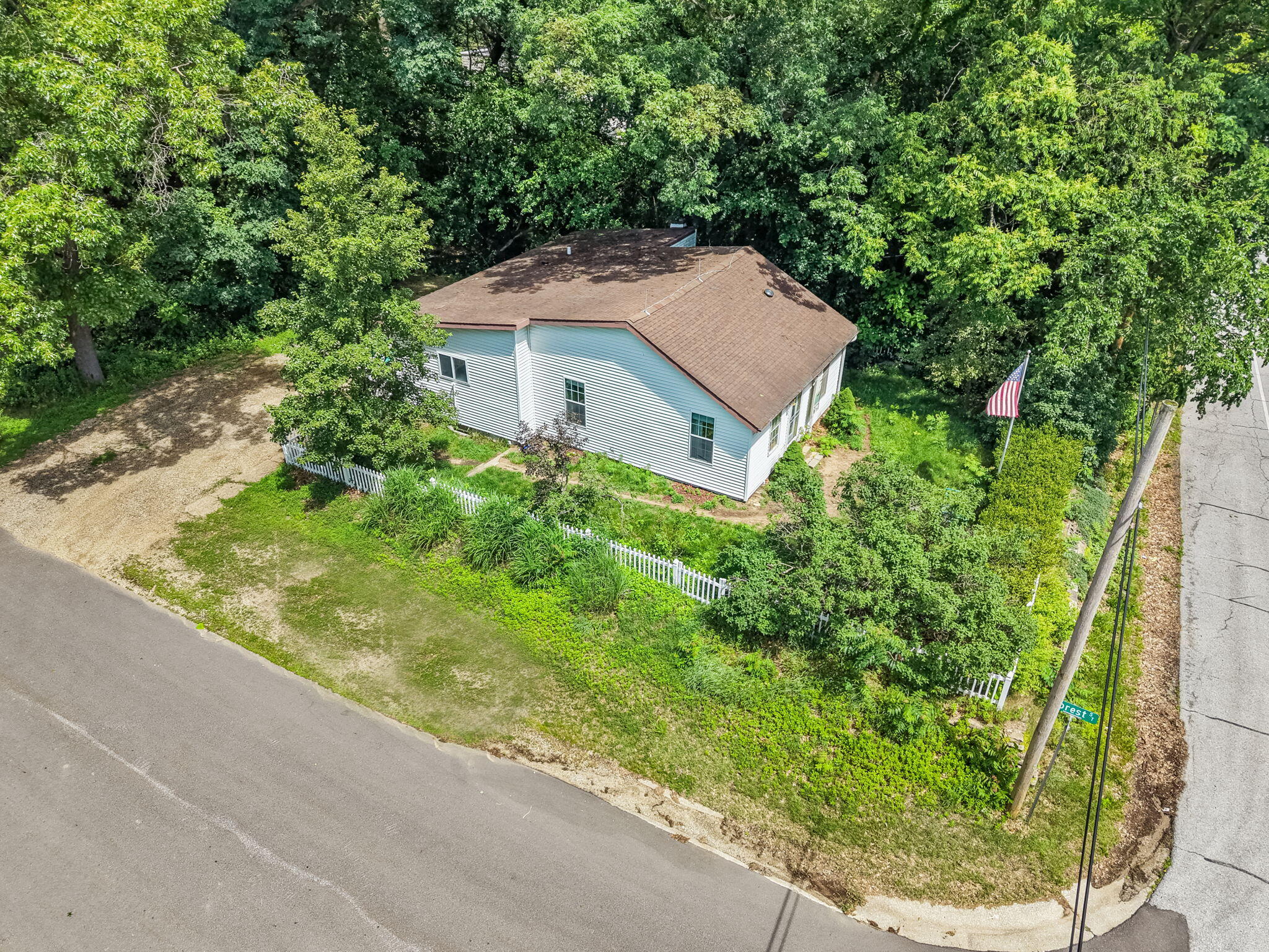 702 North Karwick Road Michigan City, IN 46360 - Photo 4 of 22 2048x1536