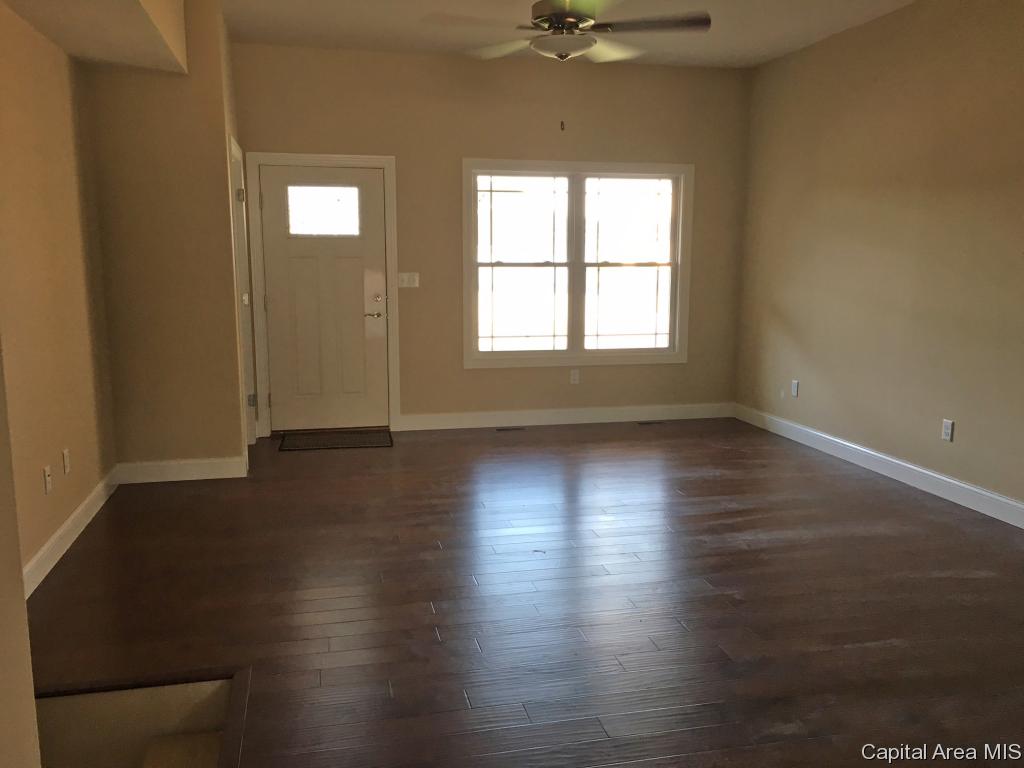 4801 Chestnut Drive Springfield, IL 62711 - Photo 2 of 8 Gallery Image 2