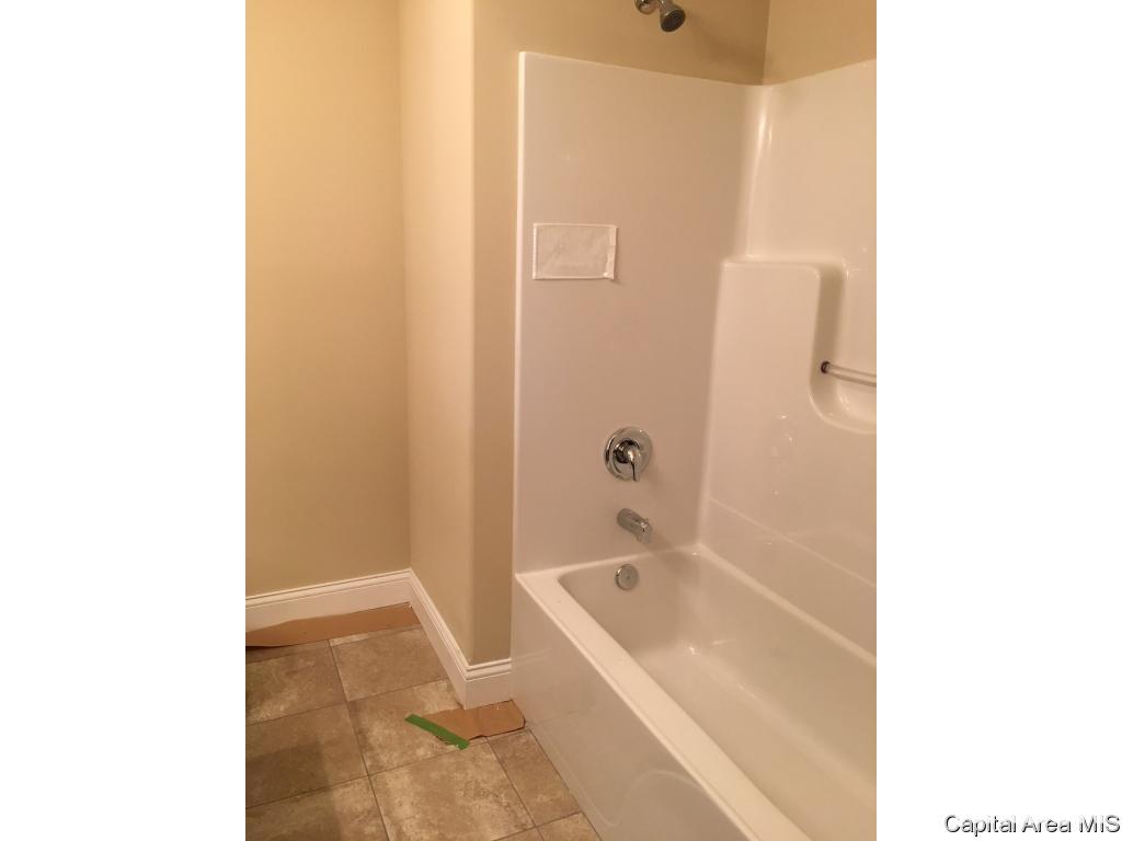 4801 Chestnut Drive Springfield, IL 62711 - Photo 7 of 8 Gallery Image 7