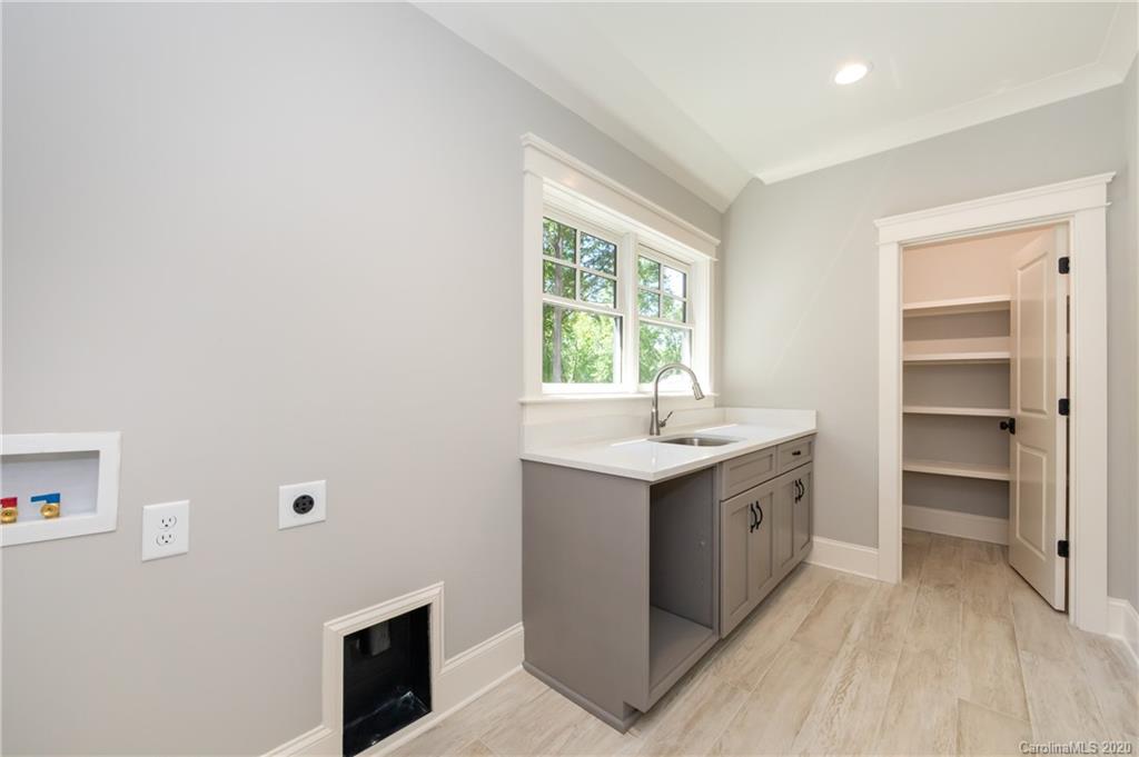 4321 Tottenham Road Charlotte, NC 28226 - Photo 35 of 48 Gallery Image 35