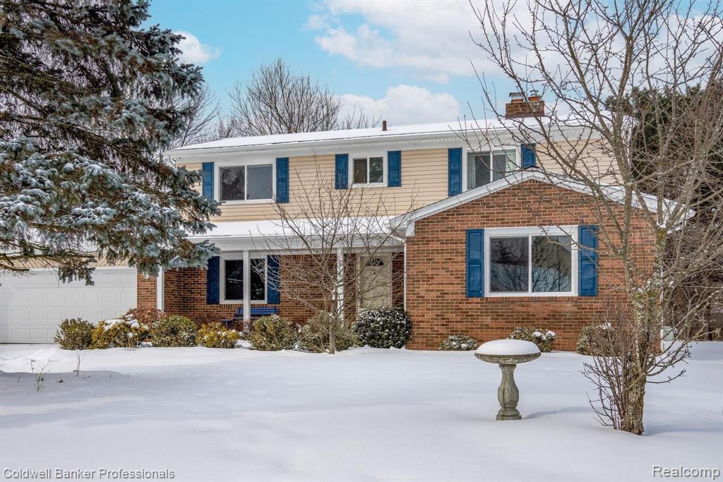 916 Dickson Lane Rochester Hills, MI 48307 - Photo 1 of 30