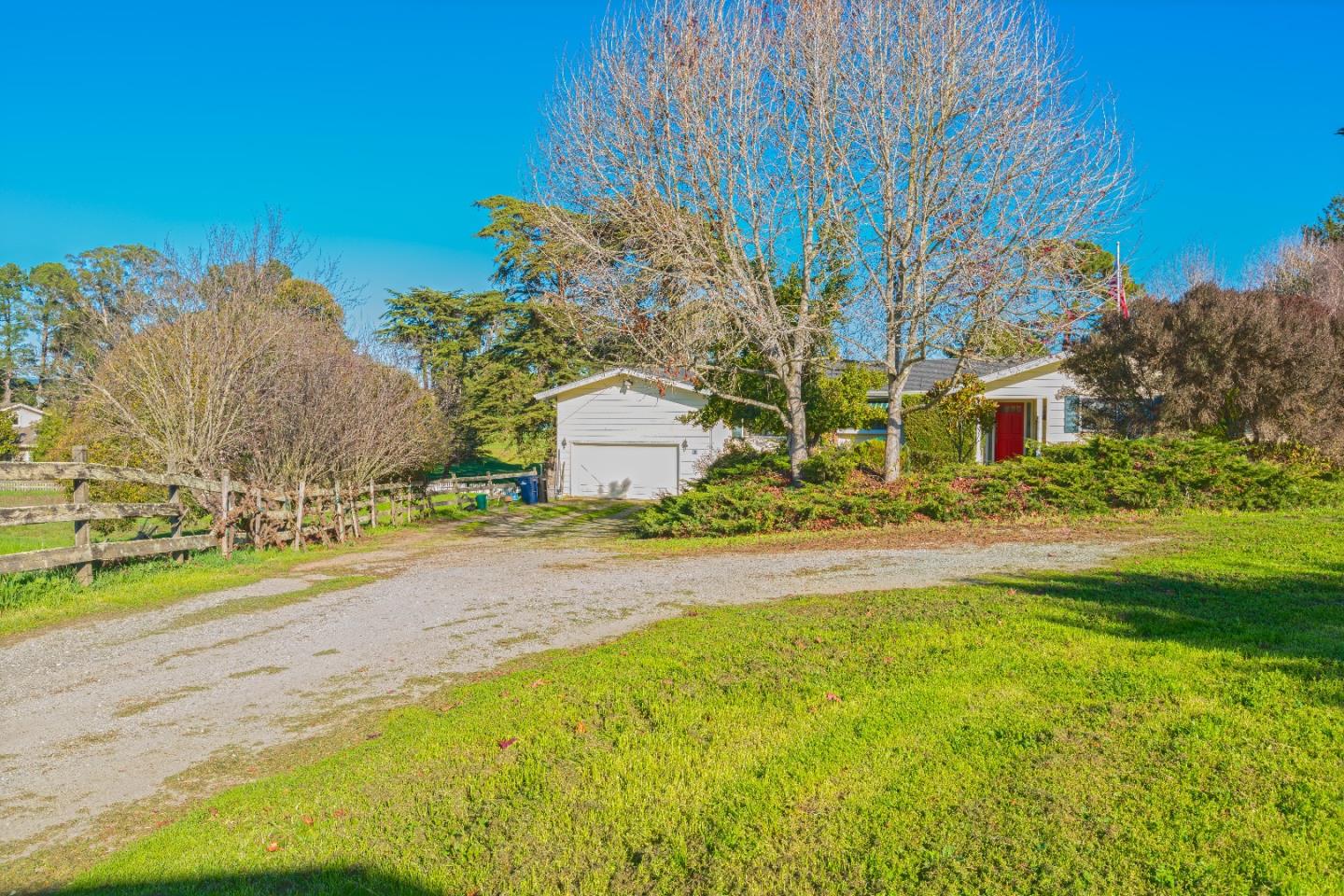53 Hillcrest Road Watsonville, CA 95076 - Photo 3 of 26 Gallery Image 3