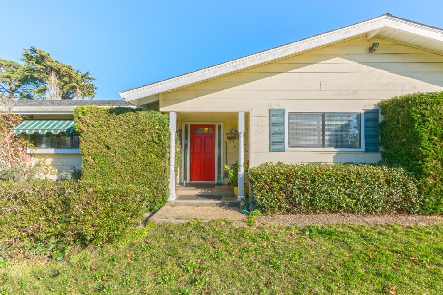 53 Hillcrest Road Watsonville, CA 95076 - Photo 4 of 26 Gallery Image 4
