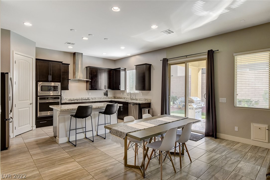 89 Einstein Ridge Way Las Vegas, NV 89183 - Photo 8 of 41 Gallery Image 8