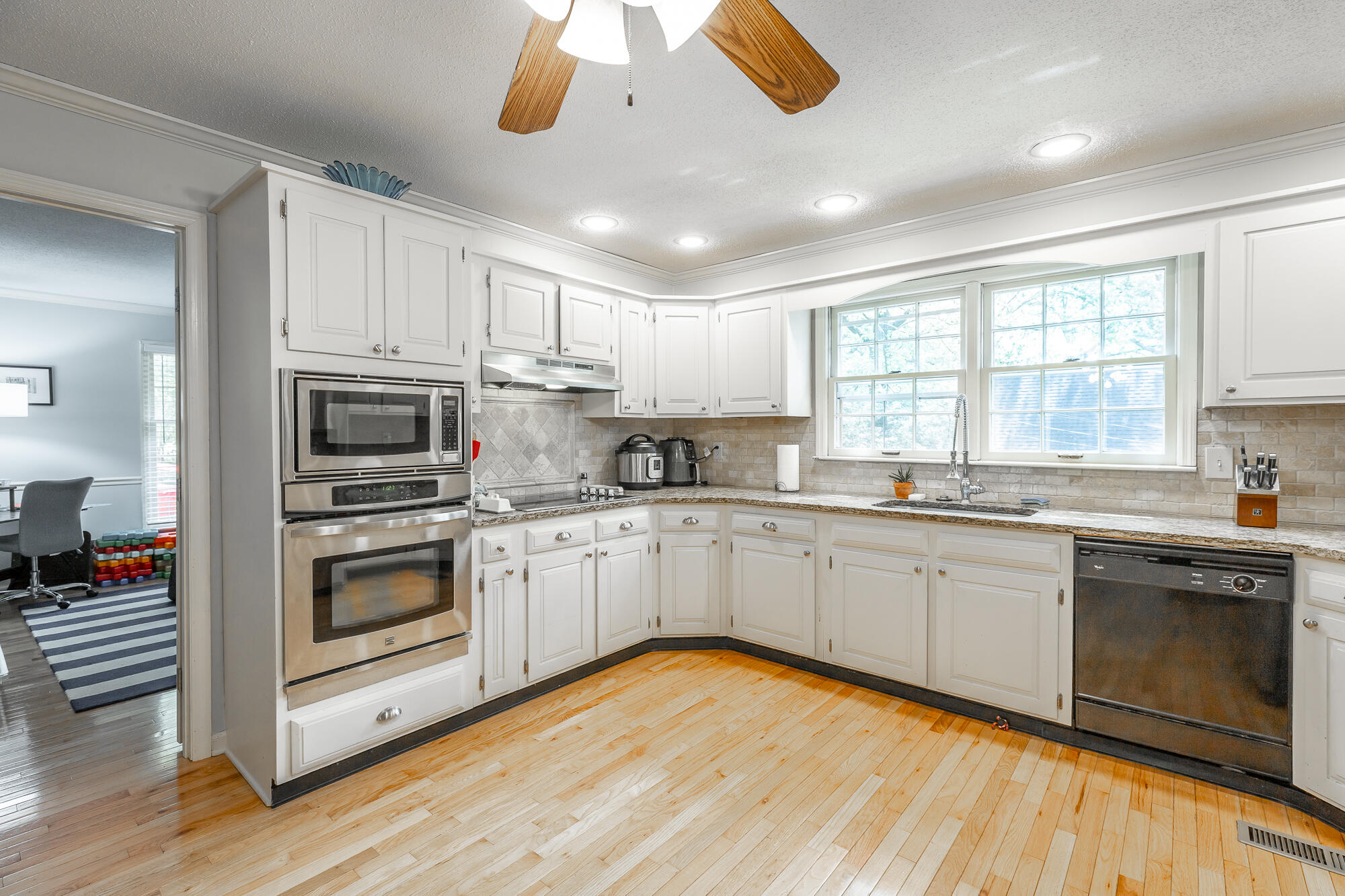708 Hartman Road Hixson, TN 37343 - Photo 12 of 53 Kitchen