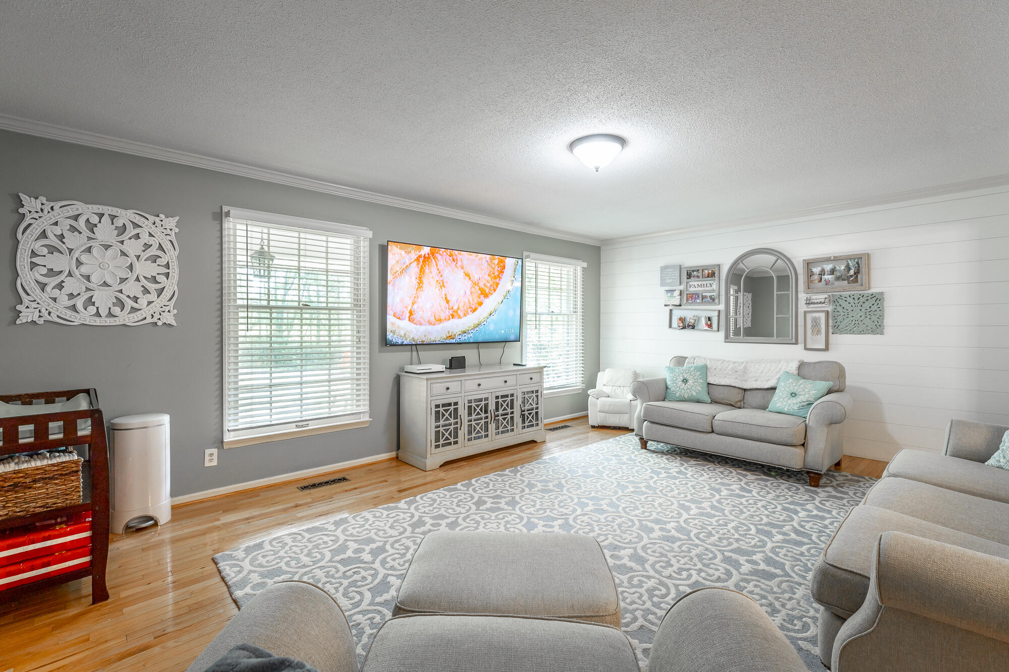 708 Hartman Road Hixson, TN 37343 - Photo 3 of 53 Living room