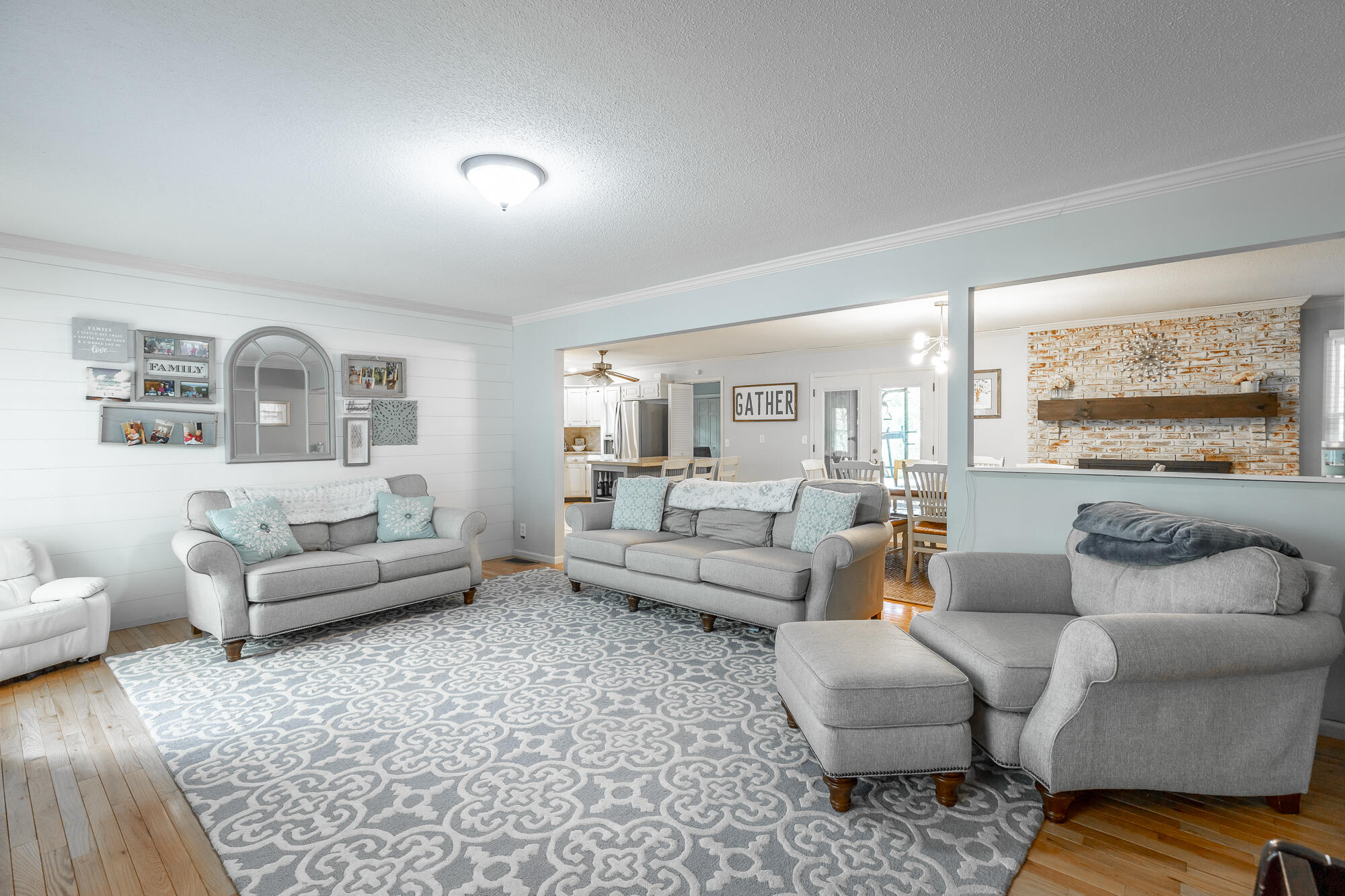 708 Hartman Road Hixson, TN 37343 - Photo 4 of 53 Living room