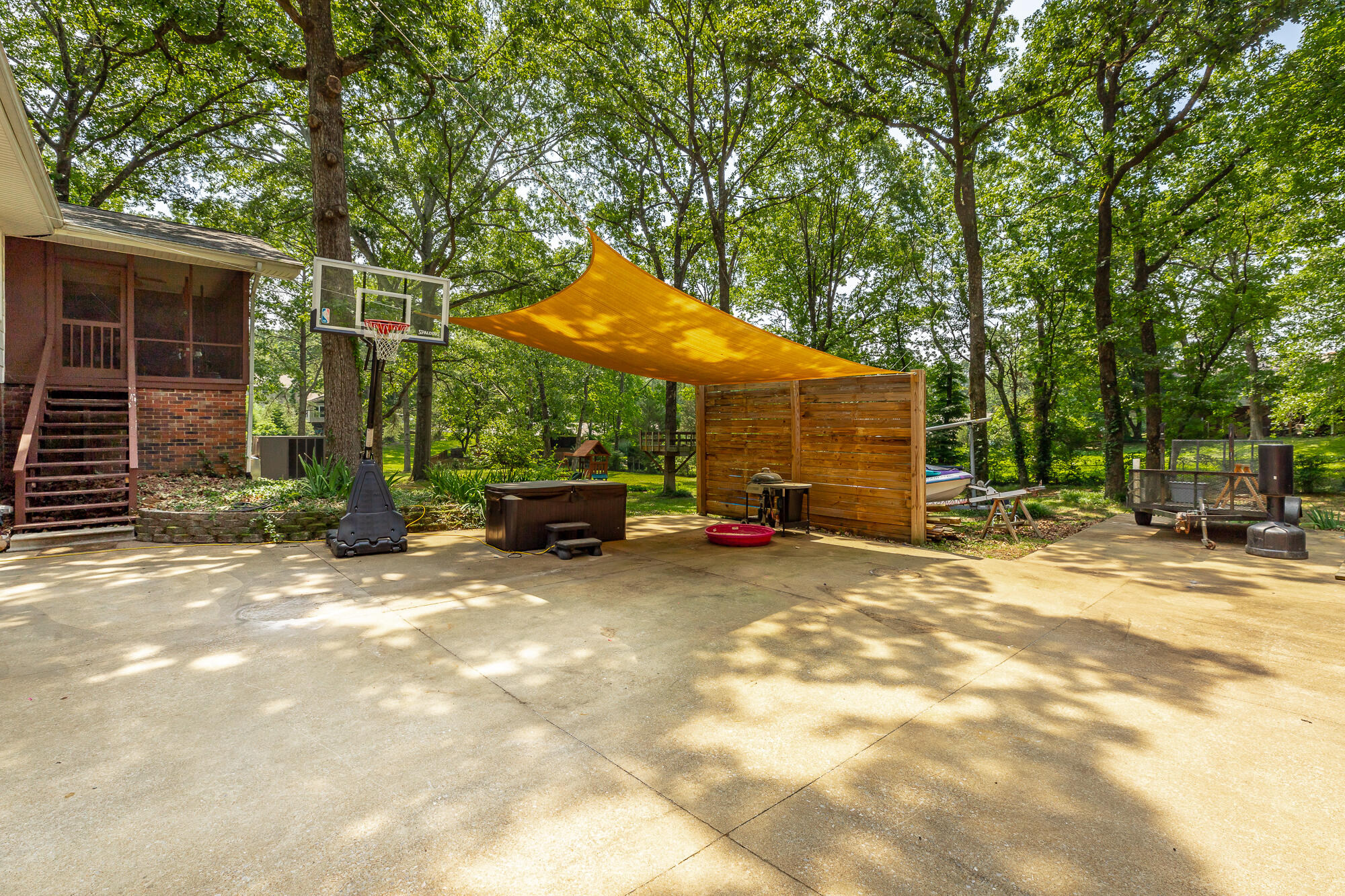 708 Hartman Road Hixson, TN 37343 - Photo 46 of 53 Driveway & patio area