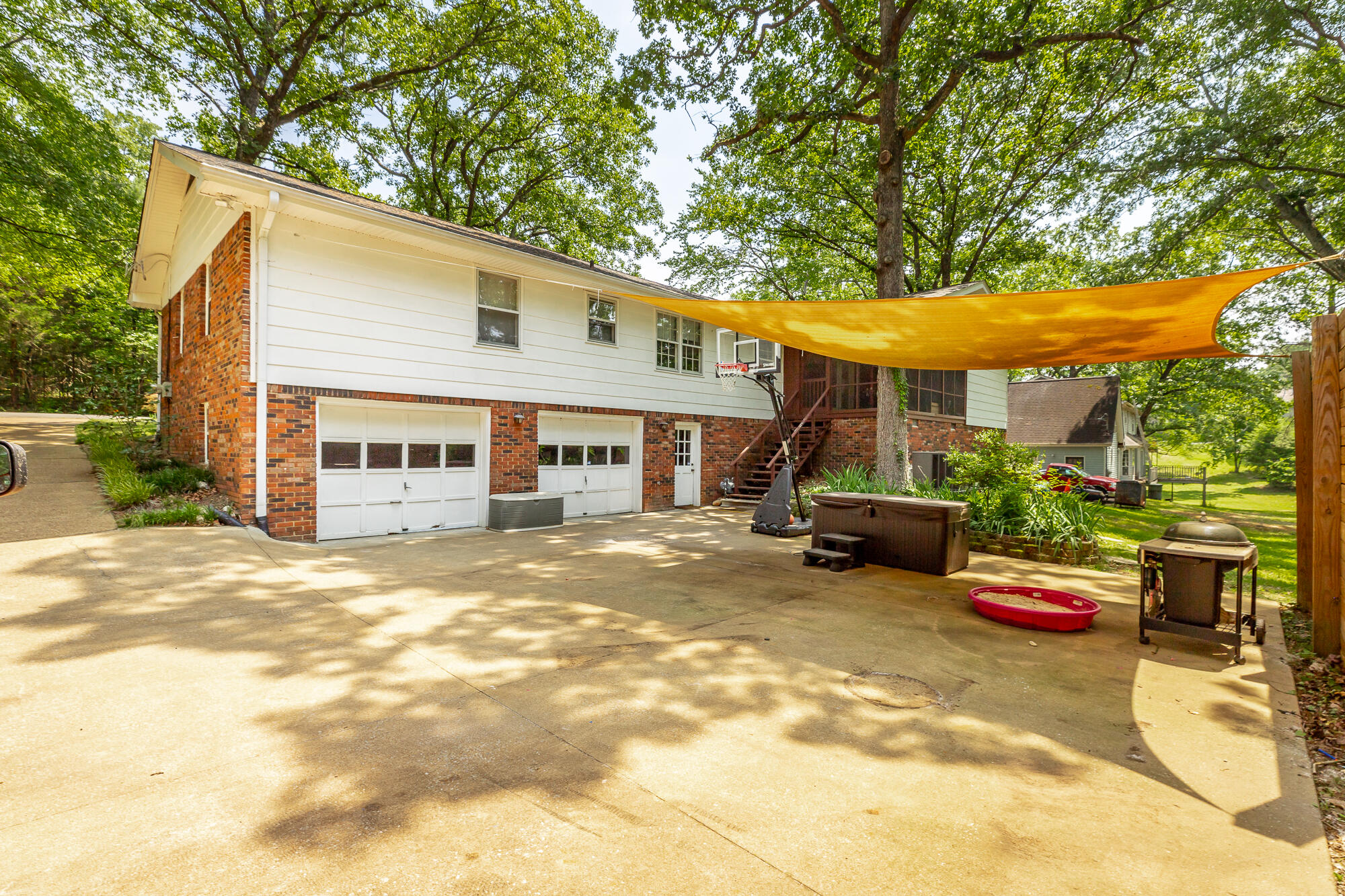 708 Hartman Road Hixson, TN 37343 - Photo 48 of 53 Driveway