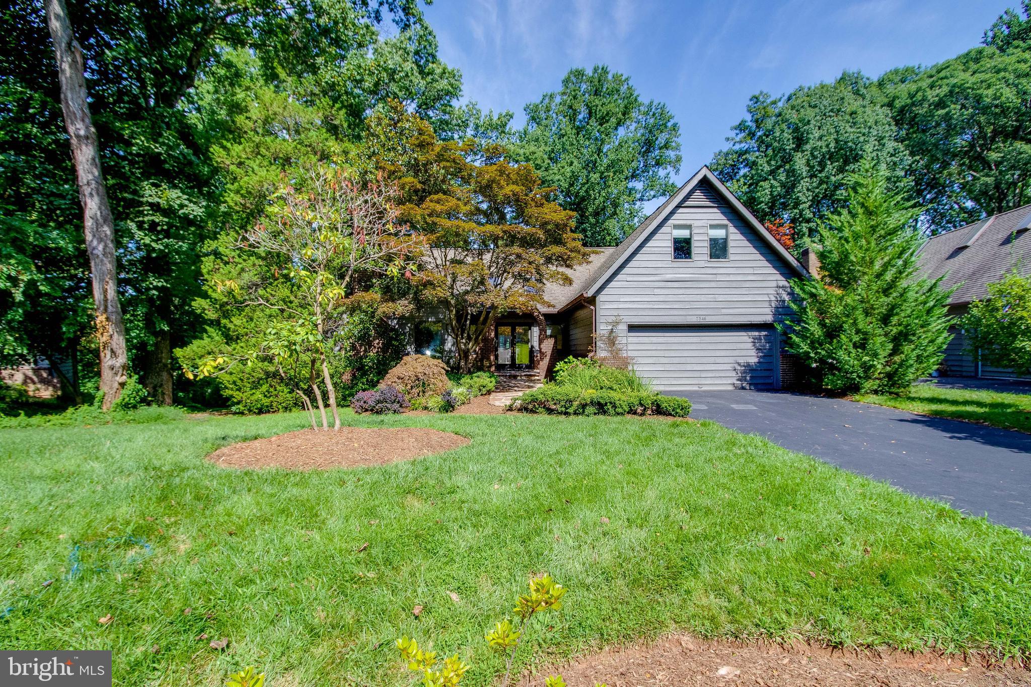 7346 Hooking Road McLean, VA 22101 - Photo 3 of 53 Welcome Summer !