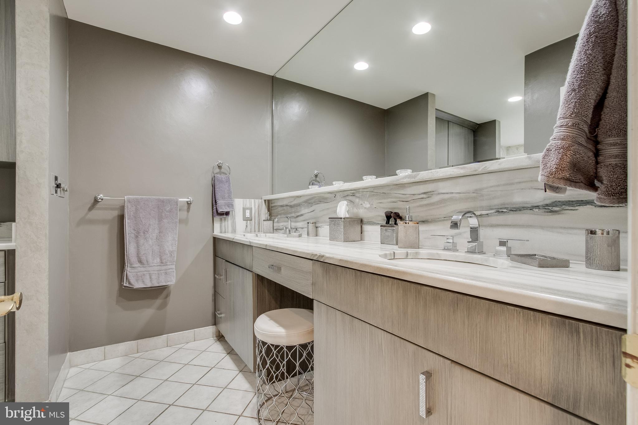 7346 Hooking Road McLean, VA 22101 - Photo 25 of 53 Fabulous double vanity counter tops-Marble