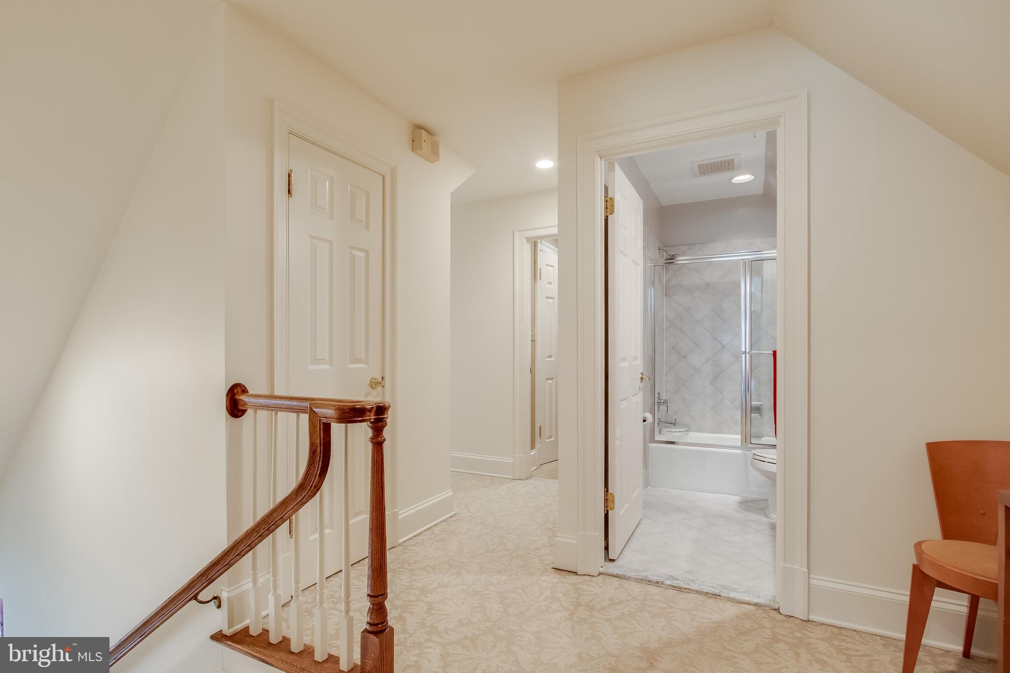 7346 Hooking Road McLean, VA 22101 - Photo 30 of 53 Hall bath upstairs