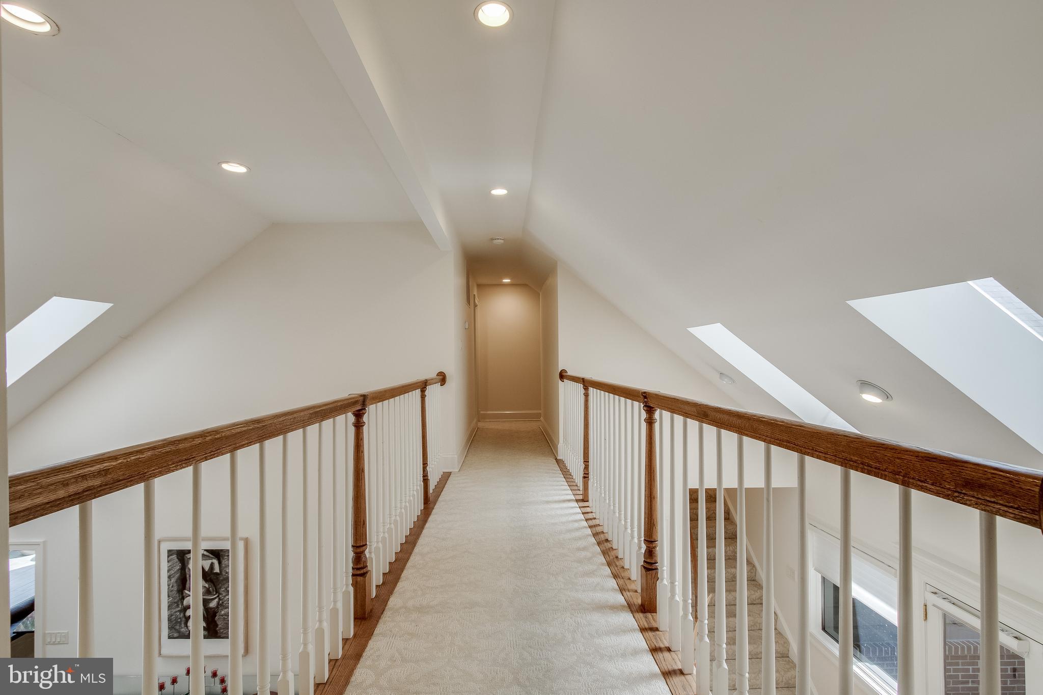 7346 Hooking Road McLean, VA 22101 - Photo 34 of 53 Walkway to upstairs MB.