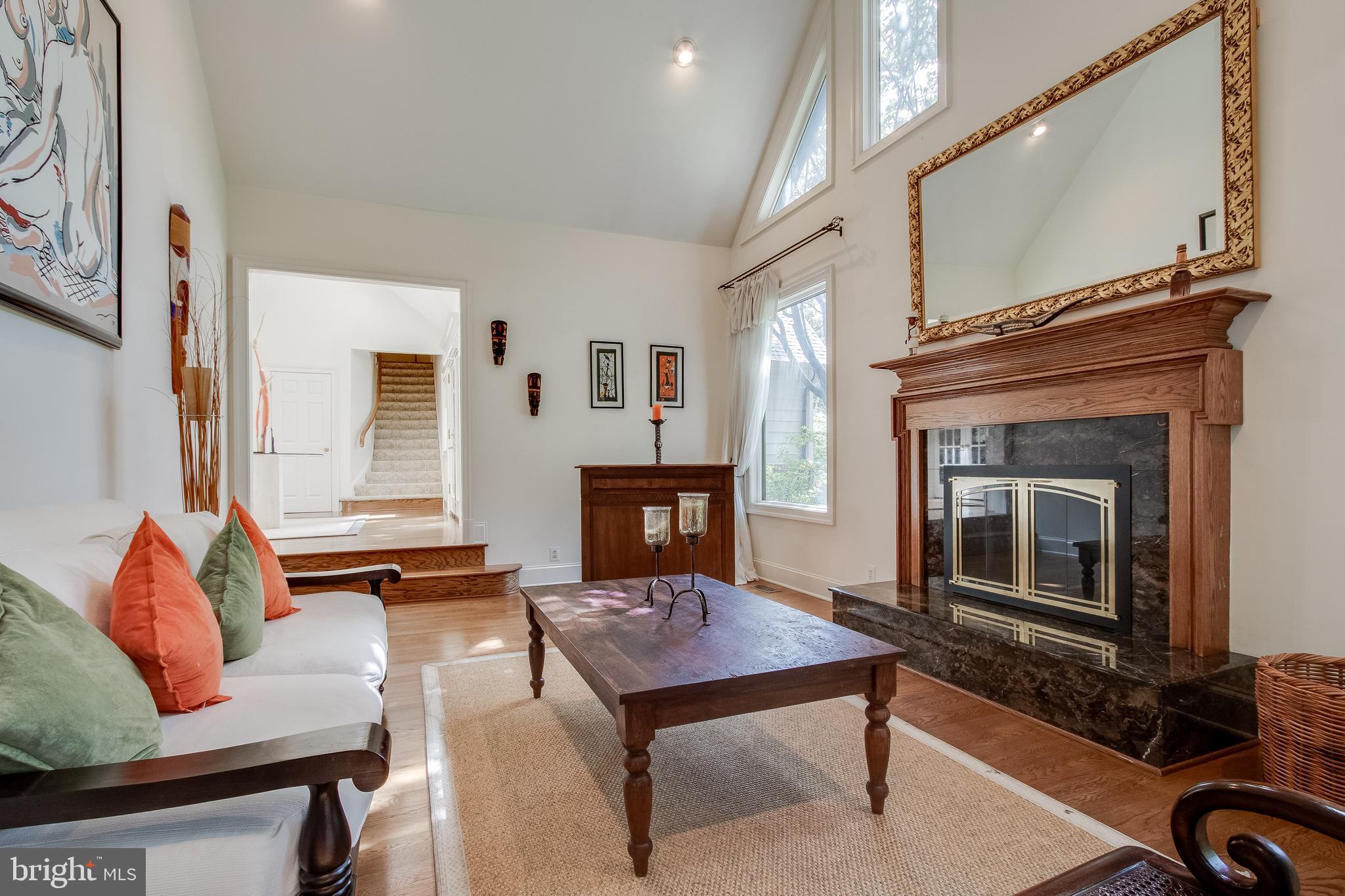 7346 Hooking Road McLean, VA 22101 - Photo 10 of 53 Living Room looking toward foyer