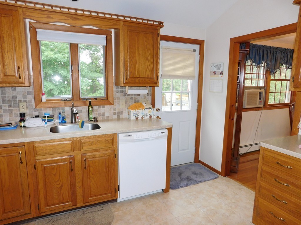 6 Birchwood Road Hudson, MA 01749 - Photo 8 of 26 Gallery Image 8