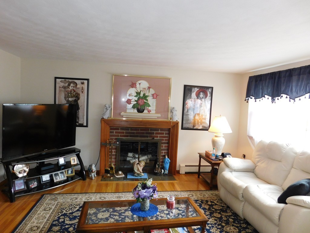 6 Birchwood Road Hudson, MA 01749 - Photo 9 of 26 Gallery Image 9