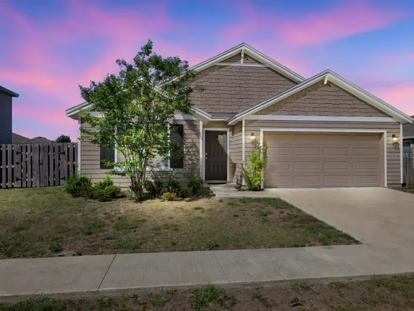 $2,380 | 19162 Northwest 164th Road, High Springs, FL 32643