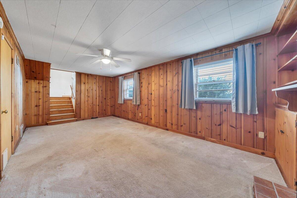 2515 Northminster Road Northwest Roanoke, VA 24012 - Photo 34 of 54 an empty room with windows and cabinet