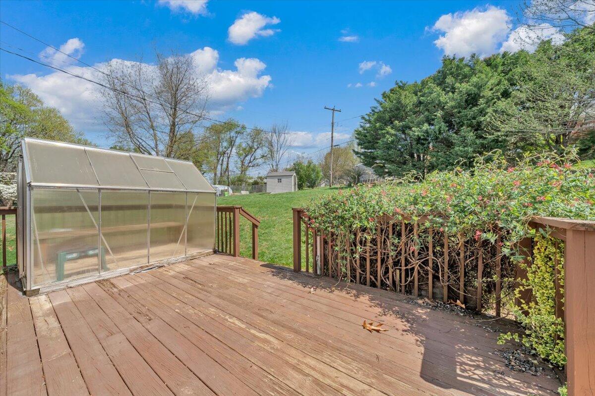 2515 Northminster Road Northwest Roanoke, VA 24012 - Photo 40 of 54 a view of a backyard