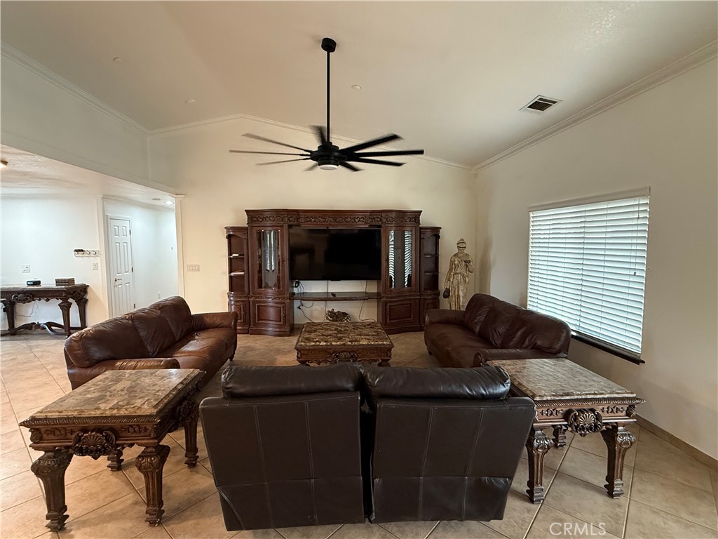 12076 Musgrave Road Hesperia, CA 92344 - Photo 30 of 60 Living room