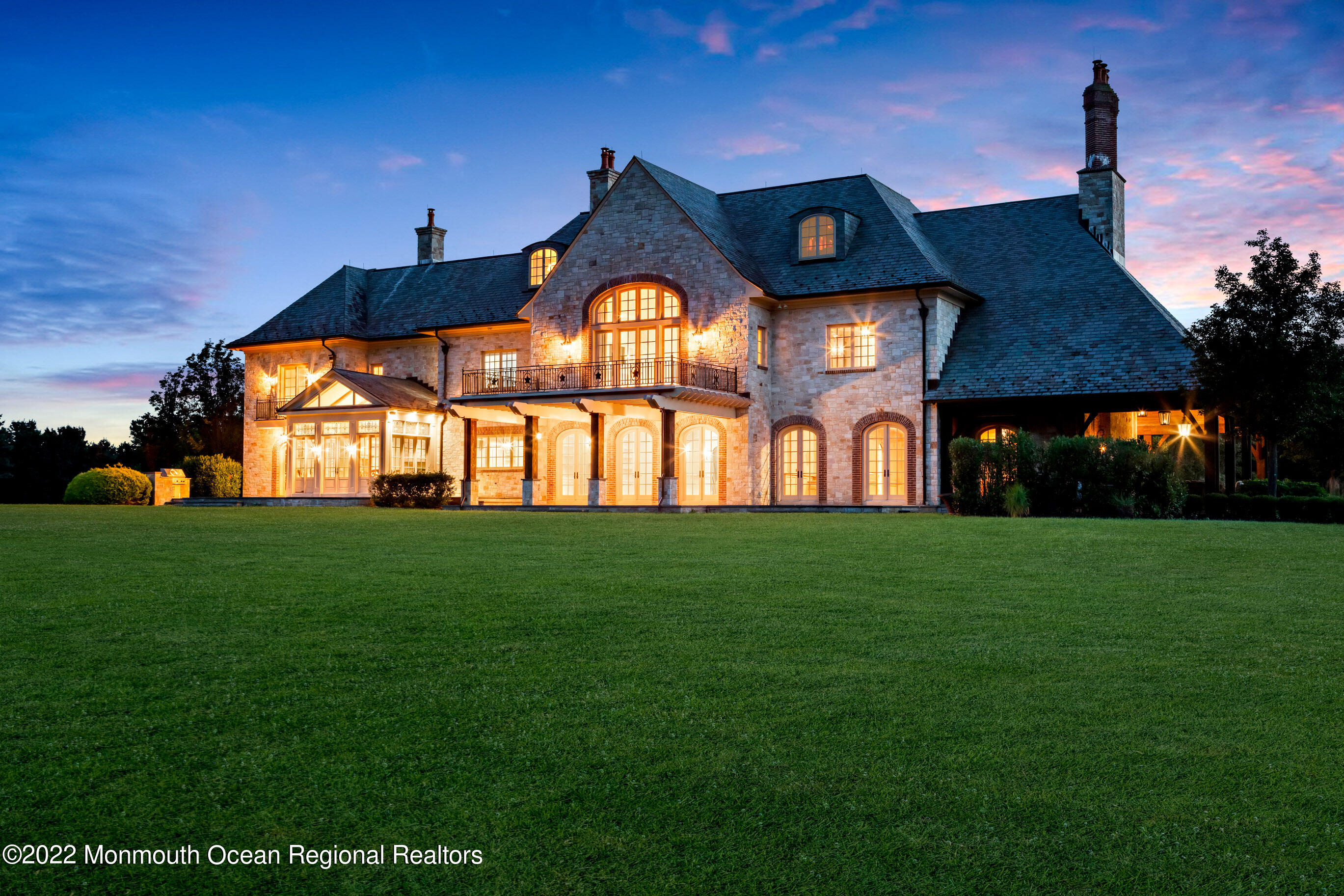 88 Montrose Road Colts Neck, NJ 07722 - Photo 9 of 18 88MontroseTwilightOnline-12