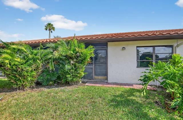 $275,000 | 6096 Kings Gate Circle, Delray Beach, FL 33484