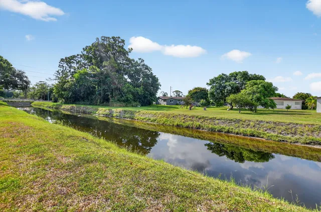 $275,000 | 6096 Kings Gate Circle, Delray Beach, FL 33484