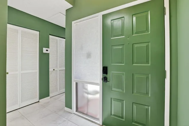 $275,000 | 6096 Kings Gate Circle, Delray Beach, FL 33484