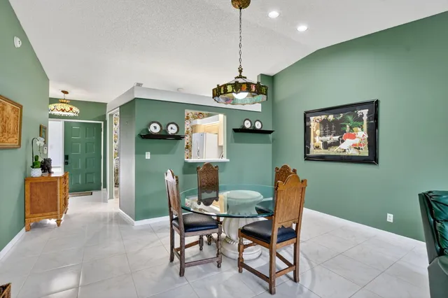 $275,000 | 6096 Kings Gate Circle, Delray Beach, FL 33484