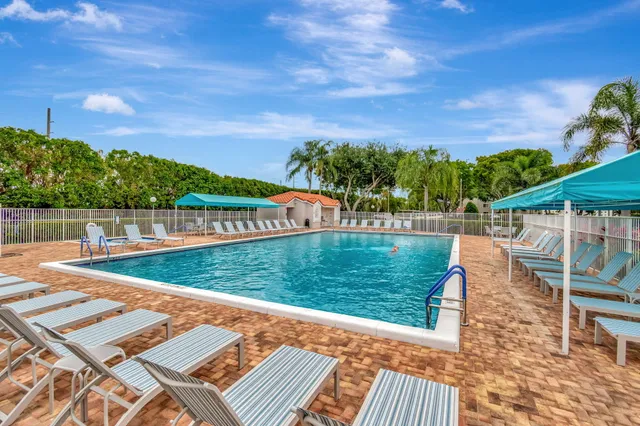 $275,000 | 6096 Kings Gate Circle, Delray Beach, FL 33484