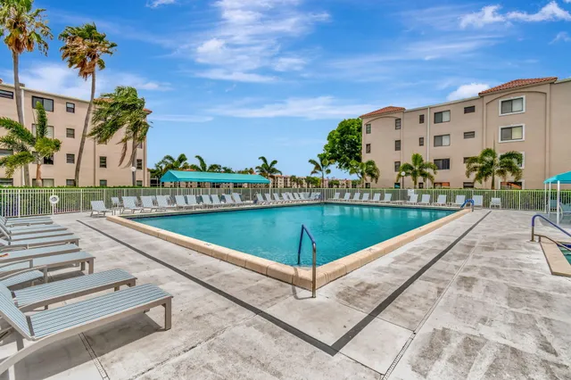 $275,000 | 6096 Kings Gate Circle, Delray Beach, FL 33484