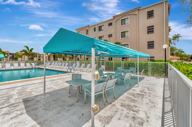 $275,000 | 6096 Kings Gate Circle, Delray Beach, FL 33484