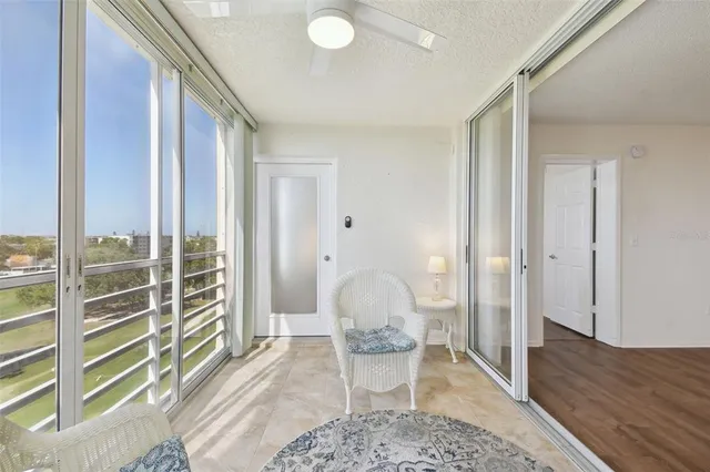 a view of livingroom with furniture