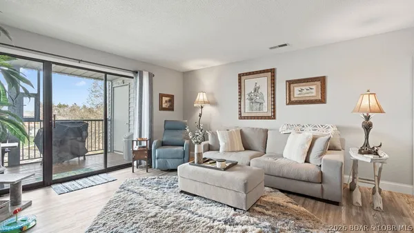 $249,000 | 167 Woodcrest Drive, Unit 2A, Lake Ozark, MO 65049