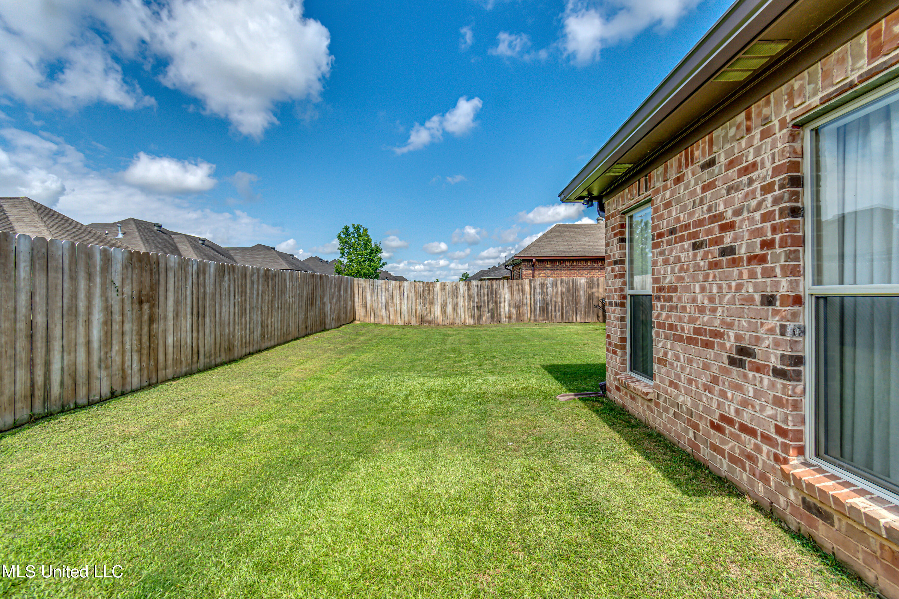 213 Greenfield Ridge Drive Brandon, MS 39042 - Photo 11 of 45 213 Greenfield Ridge Dr-16